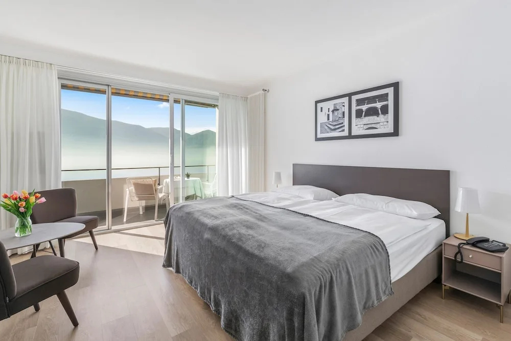 Panorama Double room with balcony (full double bed)
