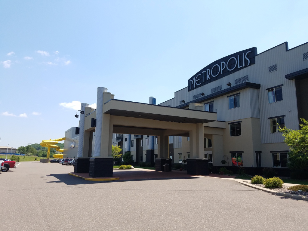 Metropolis Resort