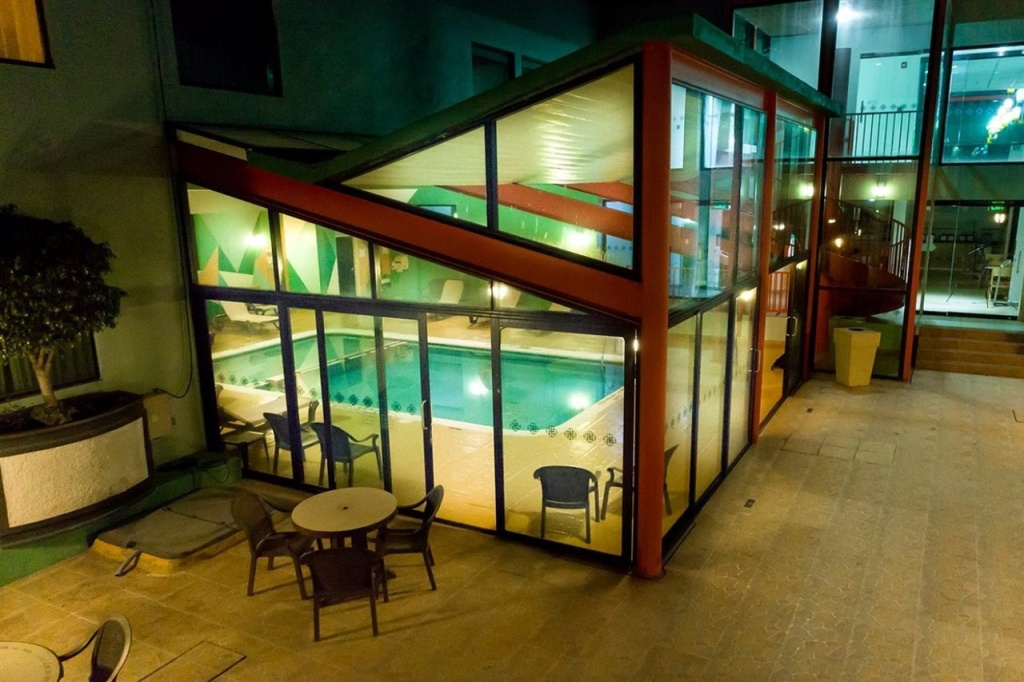 Lobby & Reception