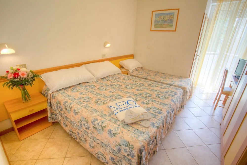 Standard Triple room with balcony