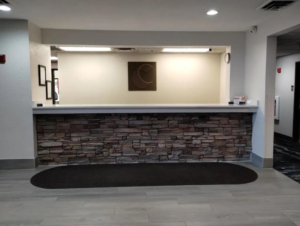 Lobby & Reception