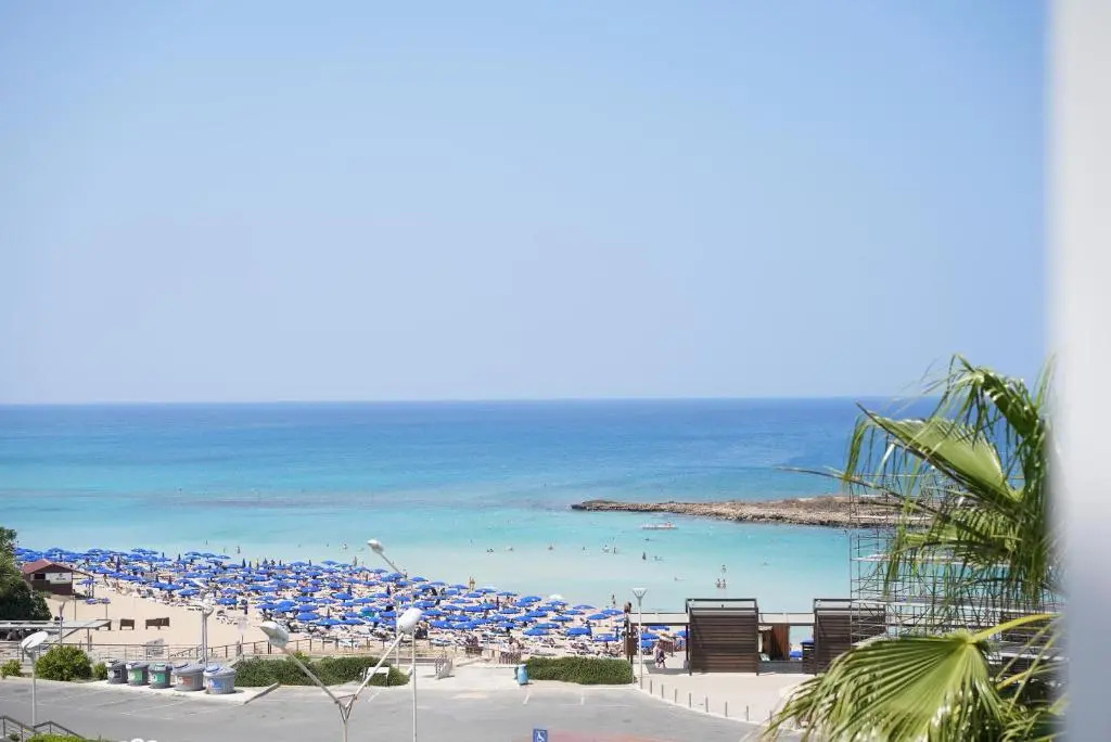 Beach & Waterfront