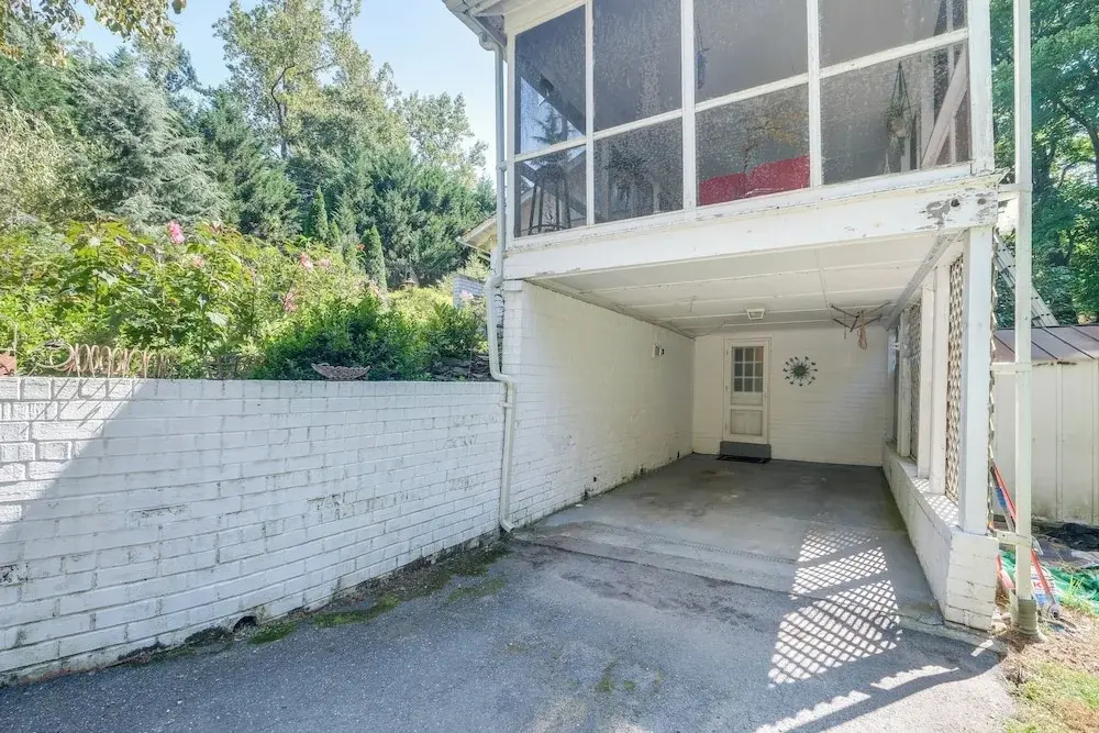 3 Mi to Nih! Spacious Bethesda Apt w/ Yard
