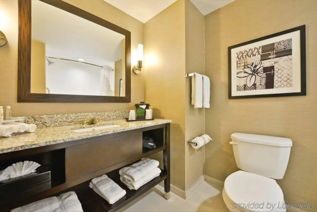 Holiday Inn Express Hotel & Suites Detroit - Utica by IHG - фото 10