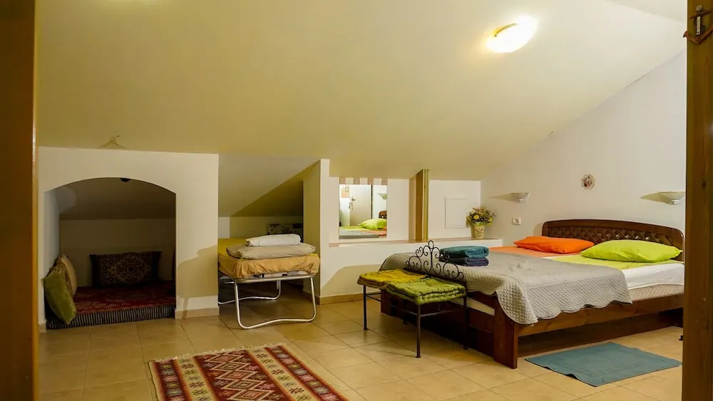 Family Studio with lake view