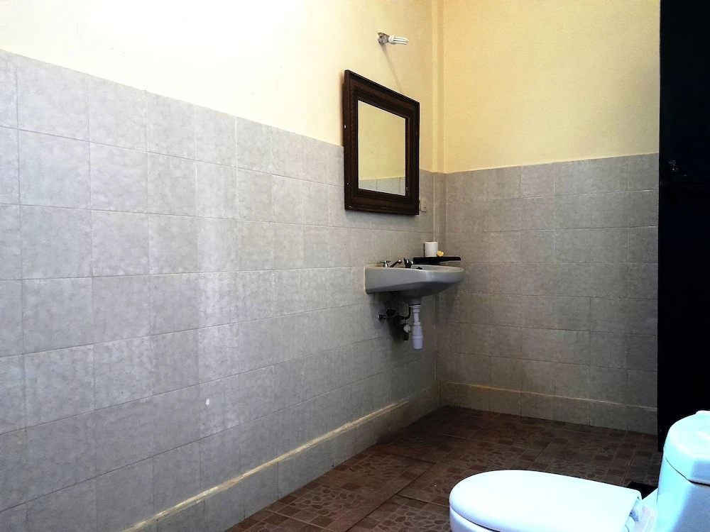 Deluxe Double room (full double bed)