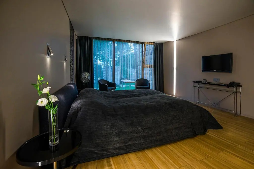 Double room (full double bed)