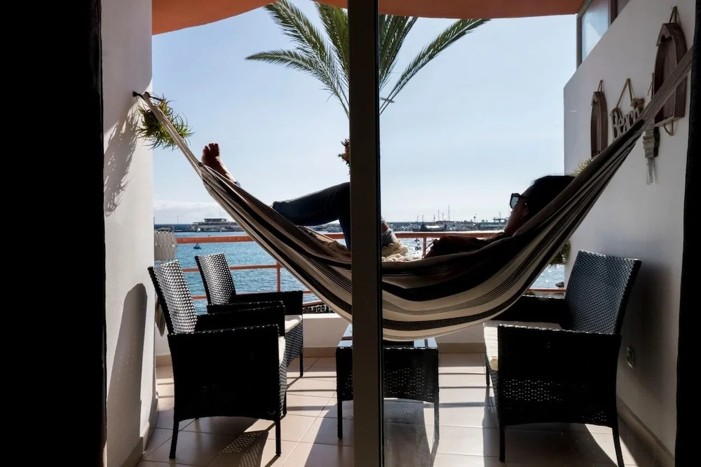 Song of the Sea Apartment, Ocean Balcony & Stairs to the Sea