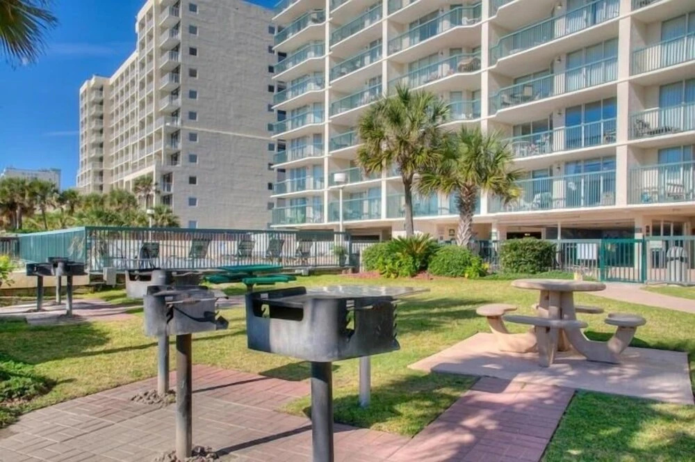 Ashworth 1407 3 Bedroom Condo by RedAwning, North Myrtle Beach