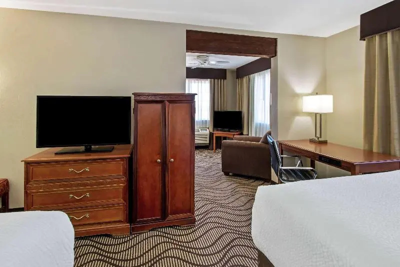 La Quinta Inn & Suites by Wyndham Santa Rosa - Chambres