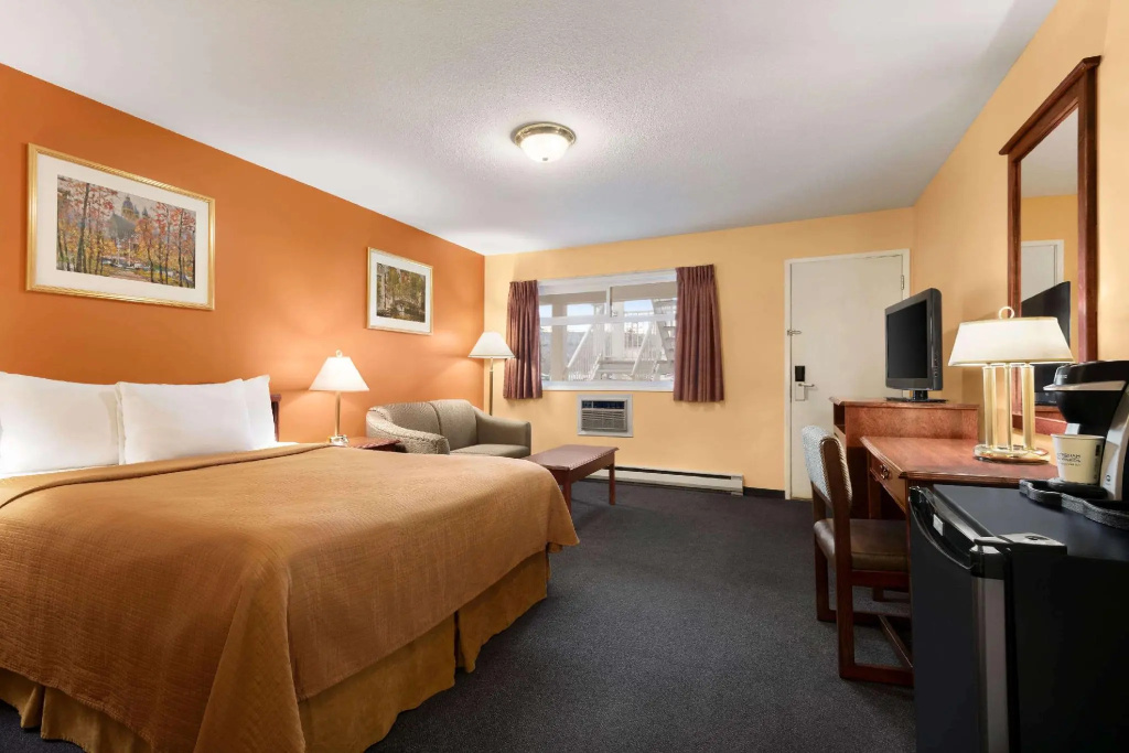 Standard Double room (full double bed)