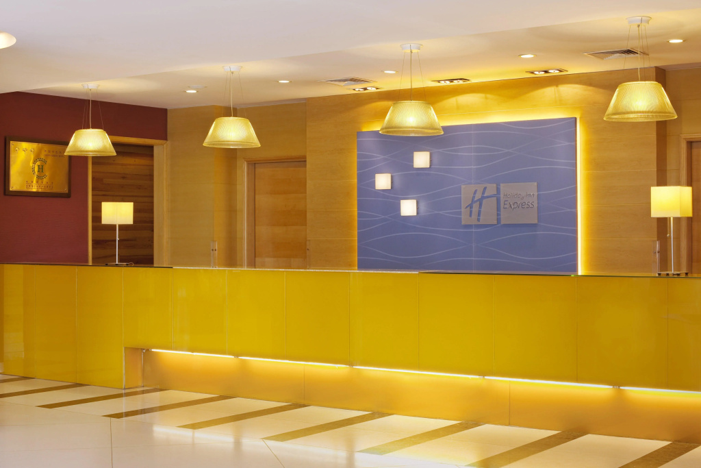 Lobby & Reception