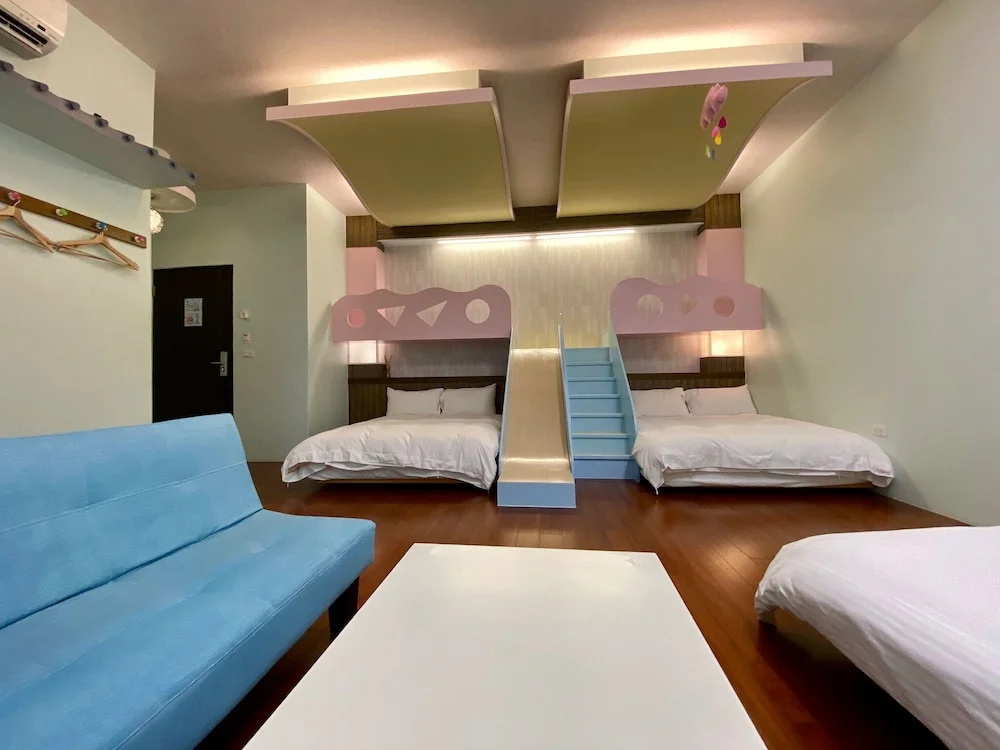 Standard Quadruple Family Basement room