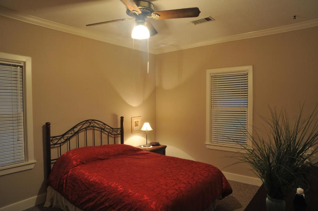 McCloud Hotel by null