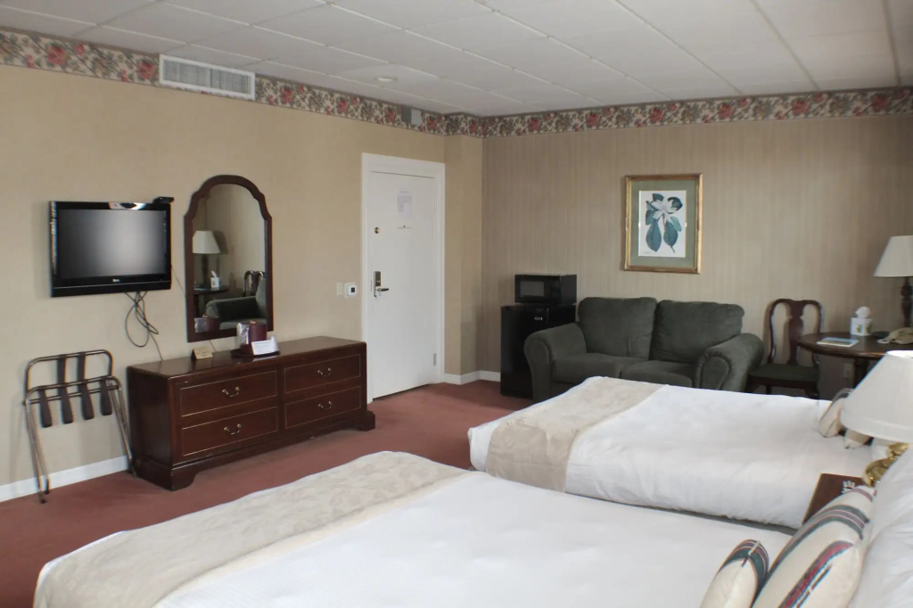 Waynebrook Inn, Est 1865 — 3