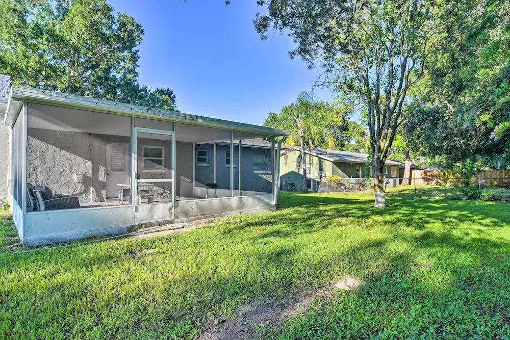 4 Mi to Indian Rocks Beach! Home w/ Screened Lanai