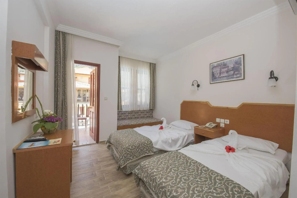 Belcehan Beach Hotel — фото
