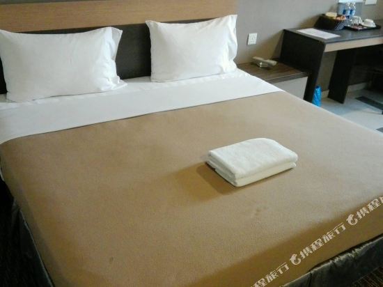 Leo Express Hotel