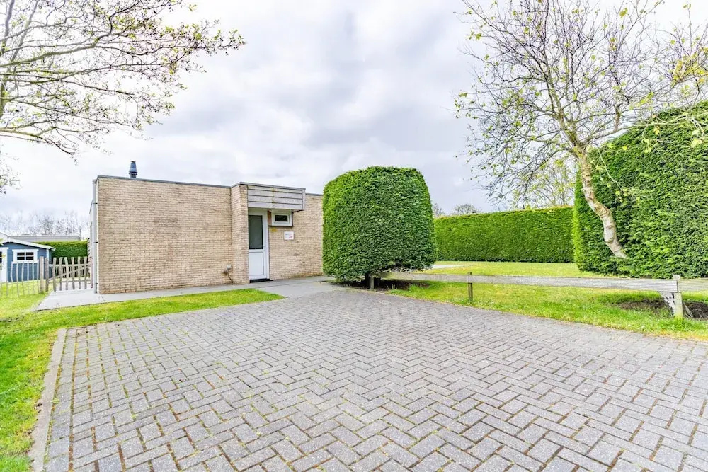 Tastefully Furnished Detached Bungalow