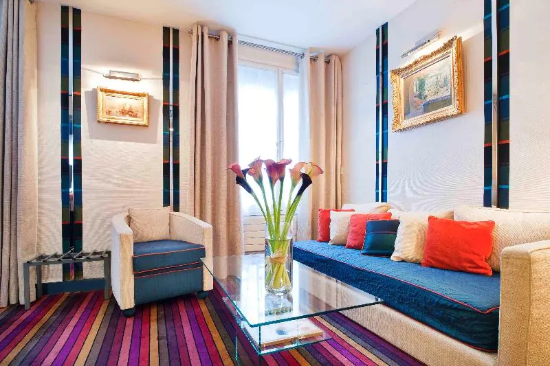 Standard Triple room