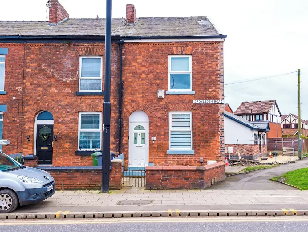2 Droylsden Road