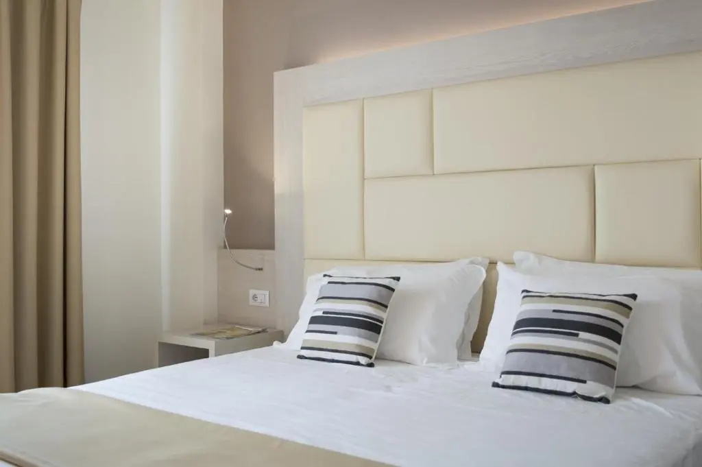 Superior Double room (full double bed)