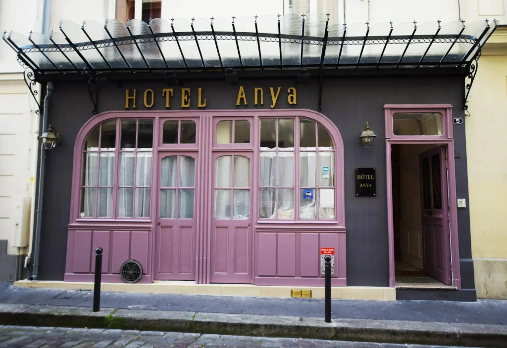 Anya Hotel