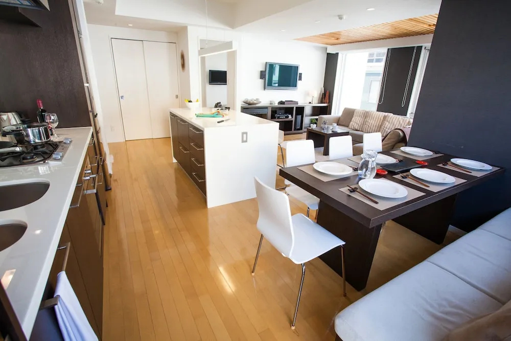 2 Bedrooms Apartment