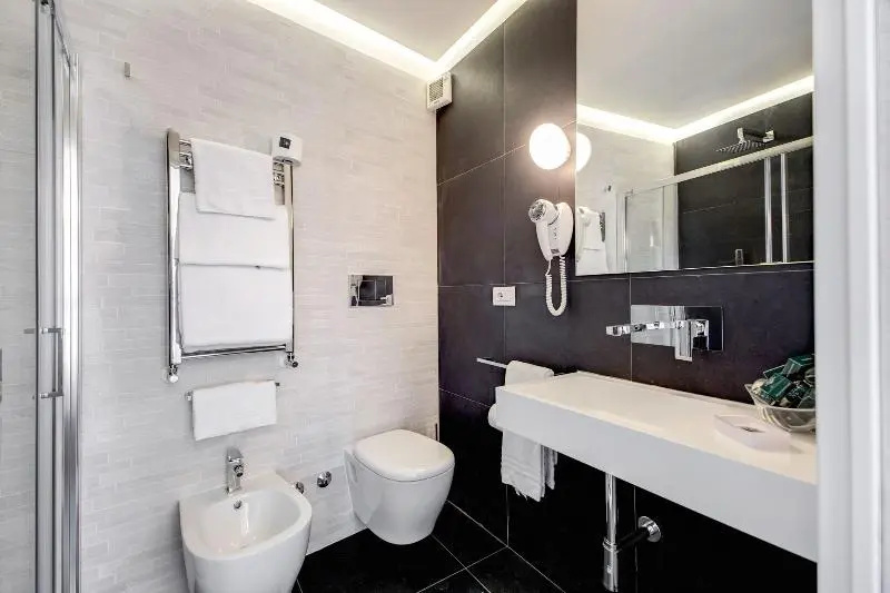 Standard Quadruple room with view