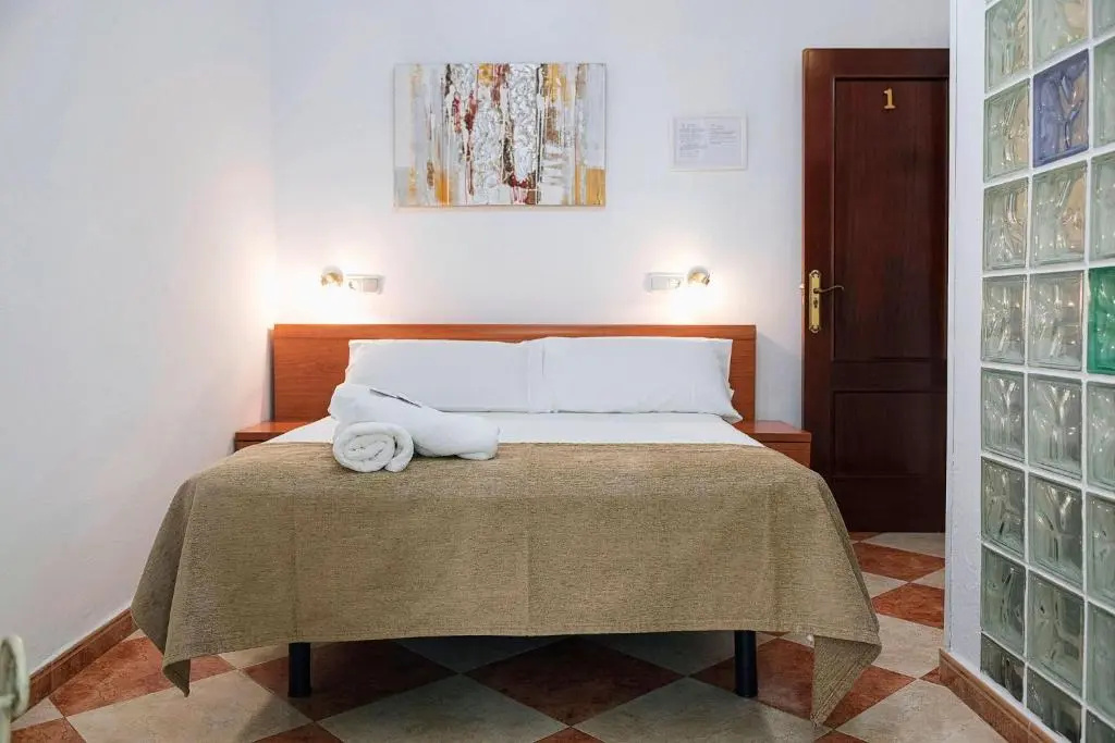 Standard Double room with balcony (full double bed)