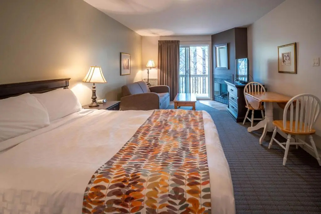 Deluxe Double room with garden view (full double bed)