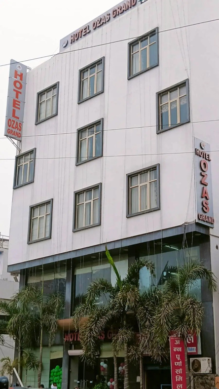 Hotel Ozas Grand
