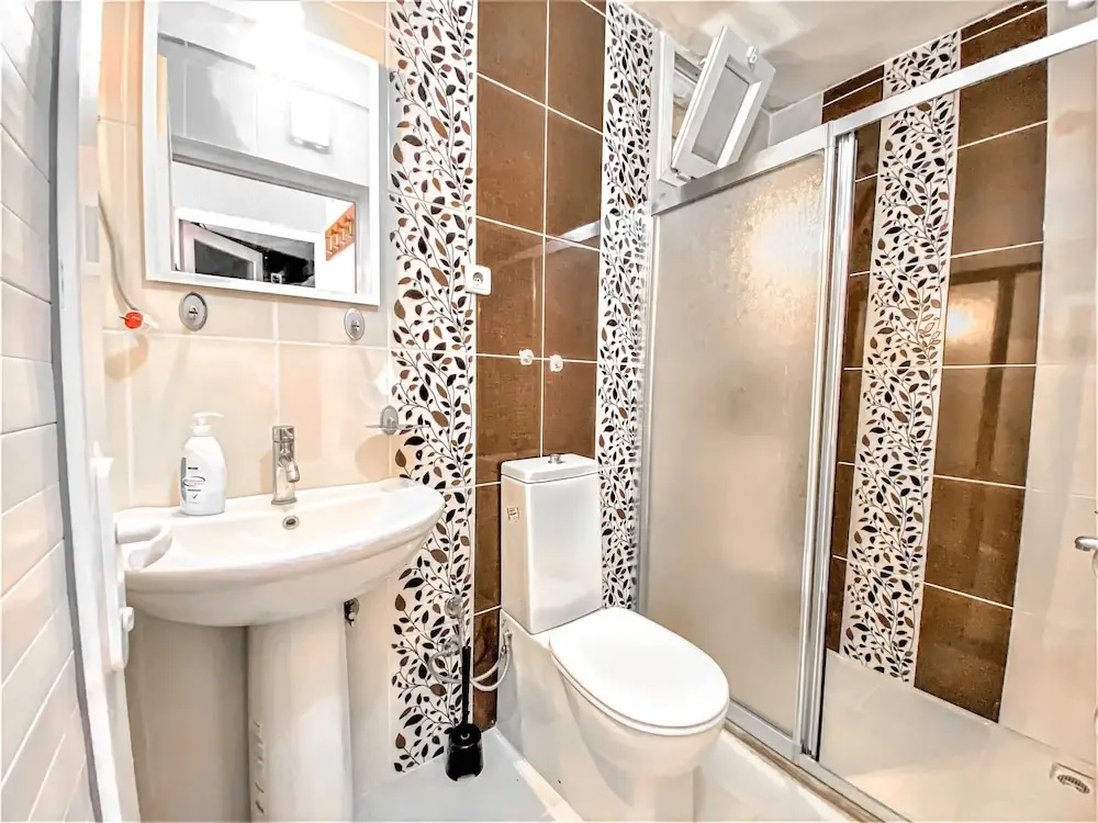 1 Bedroom Standard Quadruple room with garden view