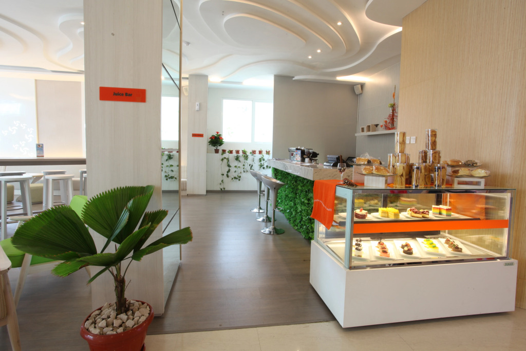 HARRIS Hotel & Conventions Ciumbuleuit Bandung - фото 12