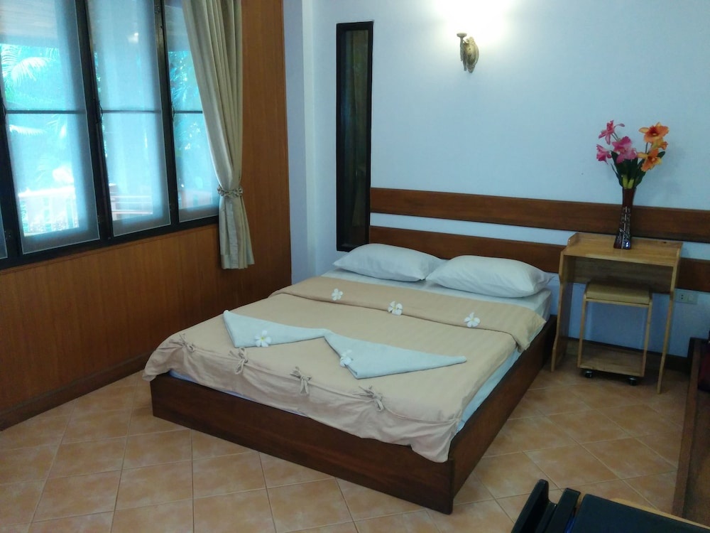 Koh Tao Beachside Resort — 3