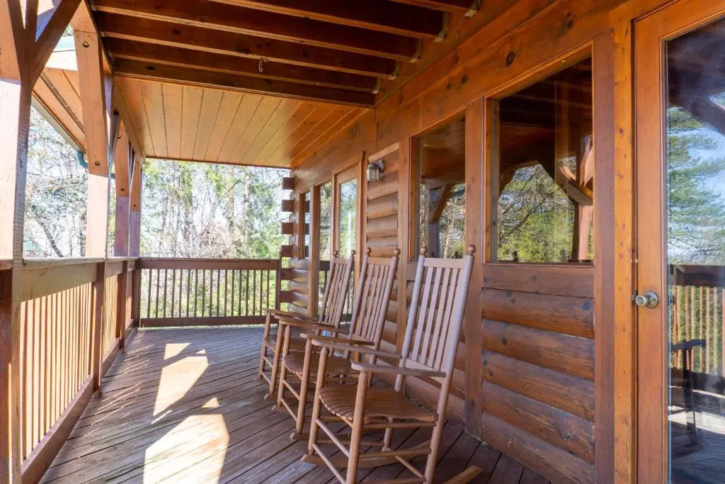 2 King Bedroom Cabin! 2 Jacuzzi Bath! Stunning Mtn View! Hot Tub! Game Room!
