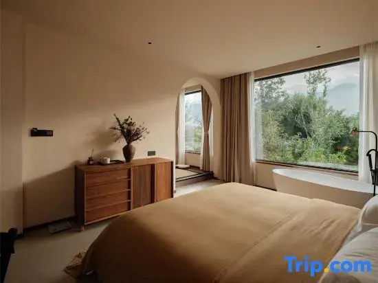 Standard Double room with pool view (full double bed)