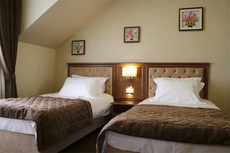 Double Suite (full double bed)
