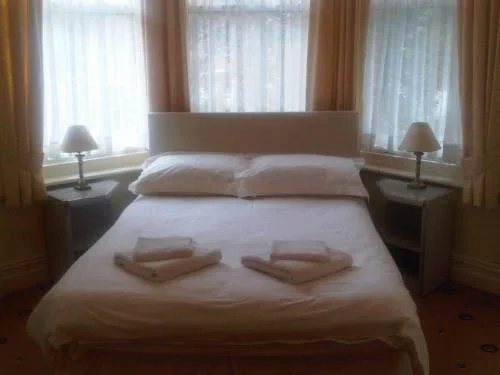 Churchills Hotel