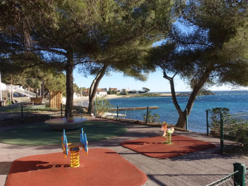 Beach & Waterfront