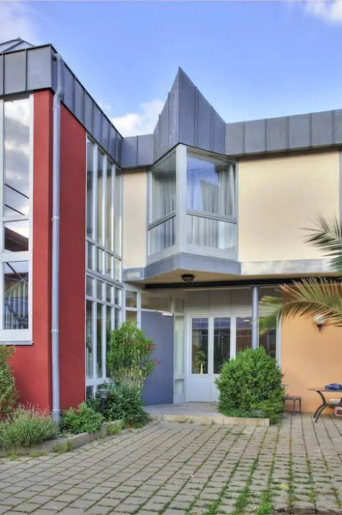 Matchpoint Hotel