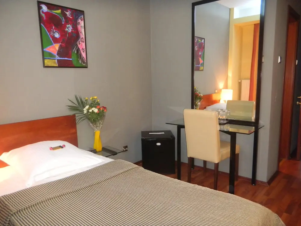 Comfort room