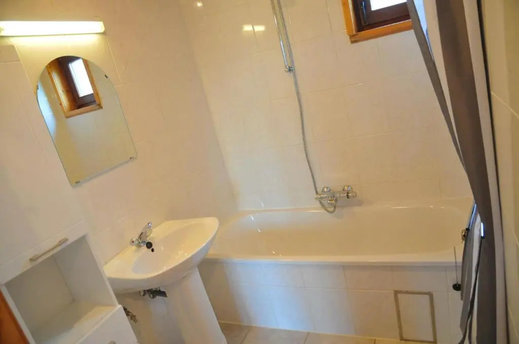 3 Bedrooms Cottage