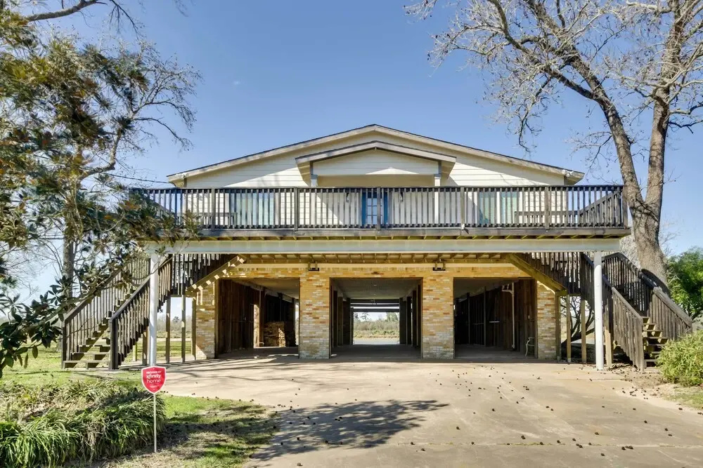 Spacious San Jacinto River Home w/ Waterfront Deck