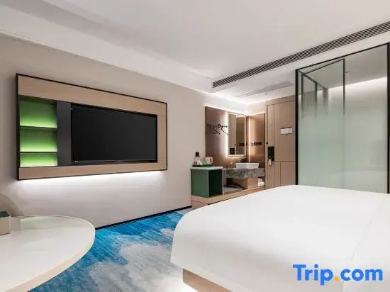 Standard Double room with river view (full double bed)