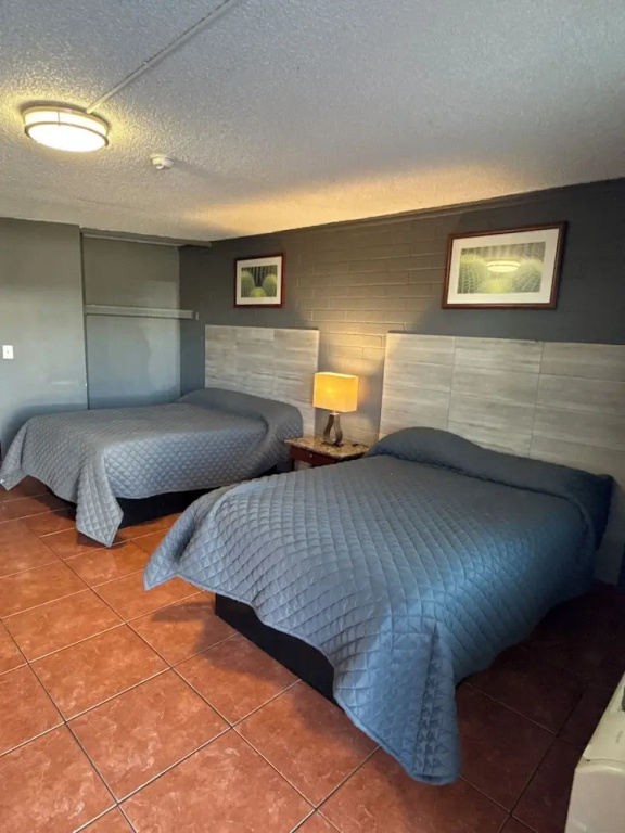 Classic Double room with balcony (full double bed)