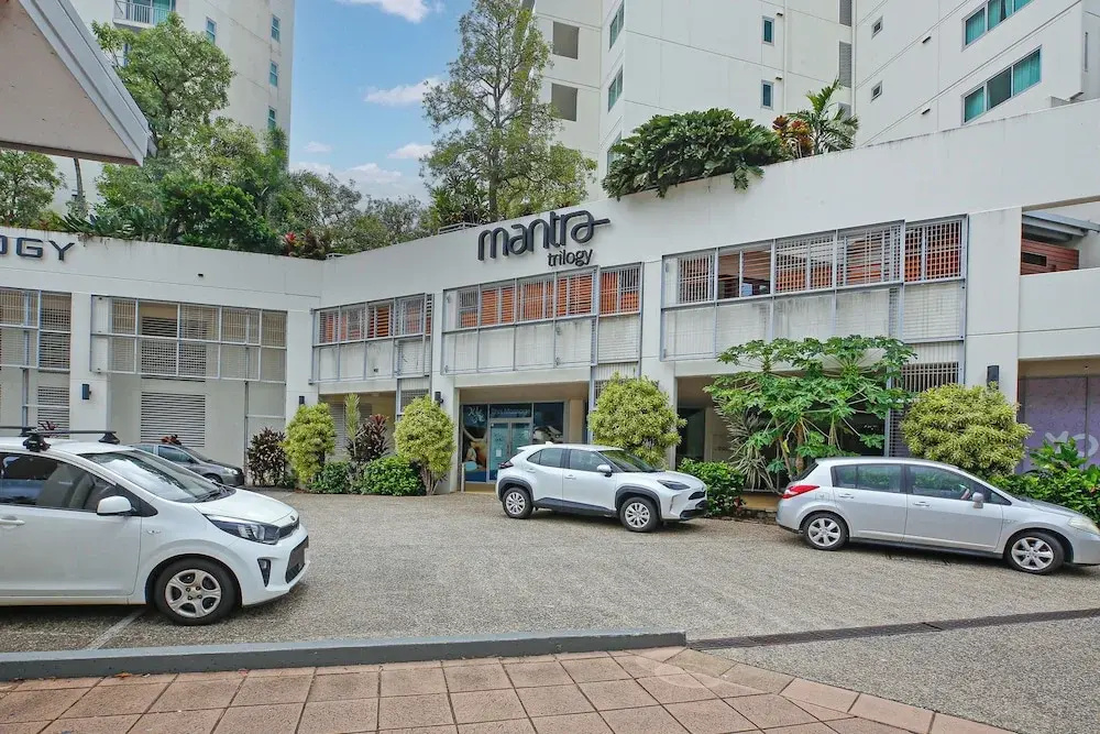Apartment in the City with Pool and BBQ
