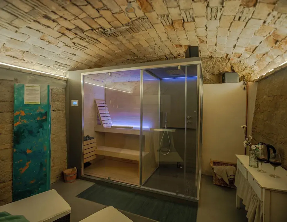 Standard Double Basement room (full double bed)