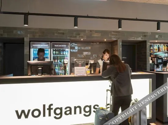 Lobby & Reception