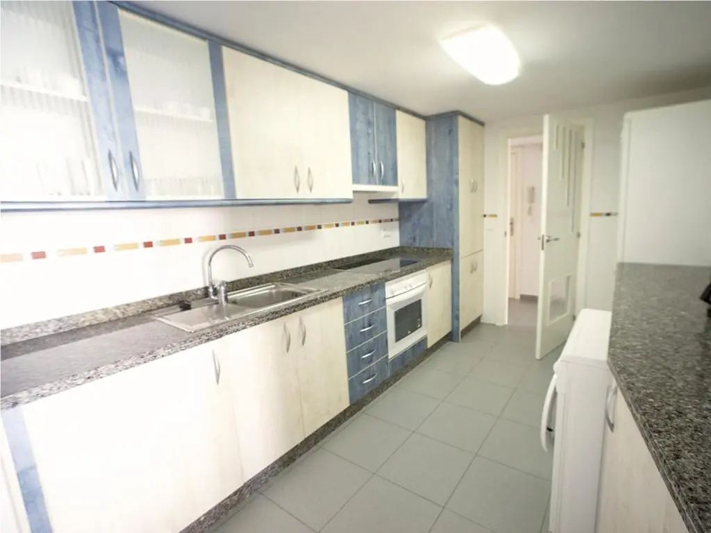 3 Bedrooms Apartment